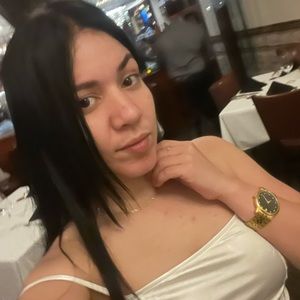 Meet your Posher, Estela